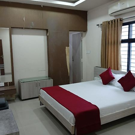 Hotel Tirupati Palace Indore Exterior foto