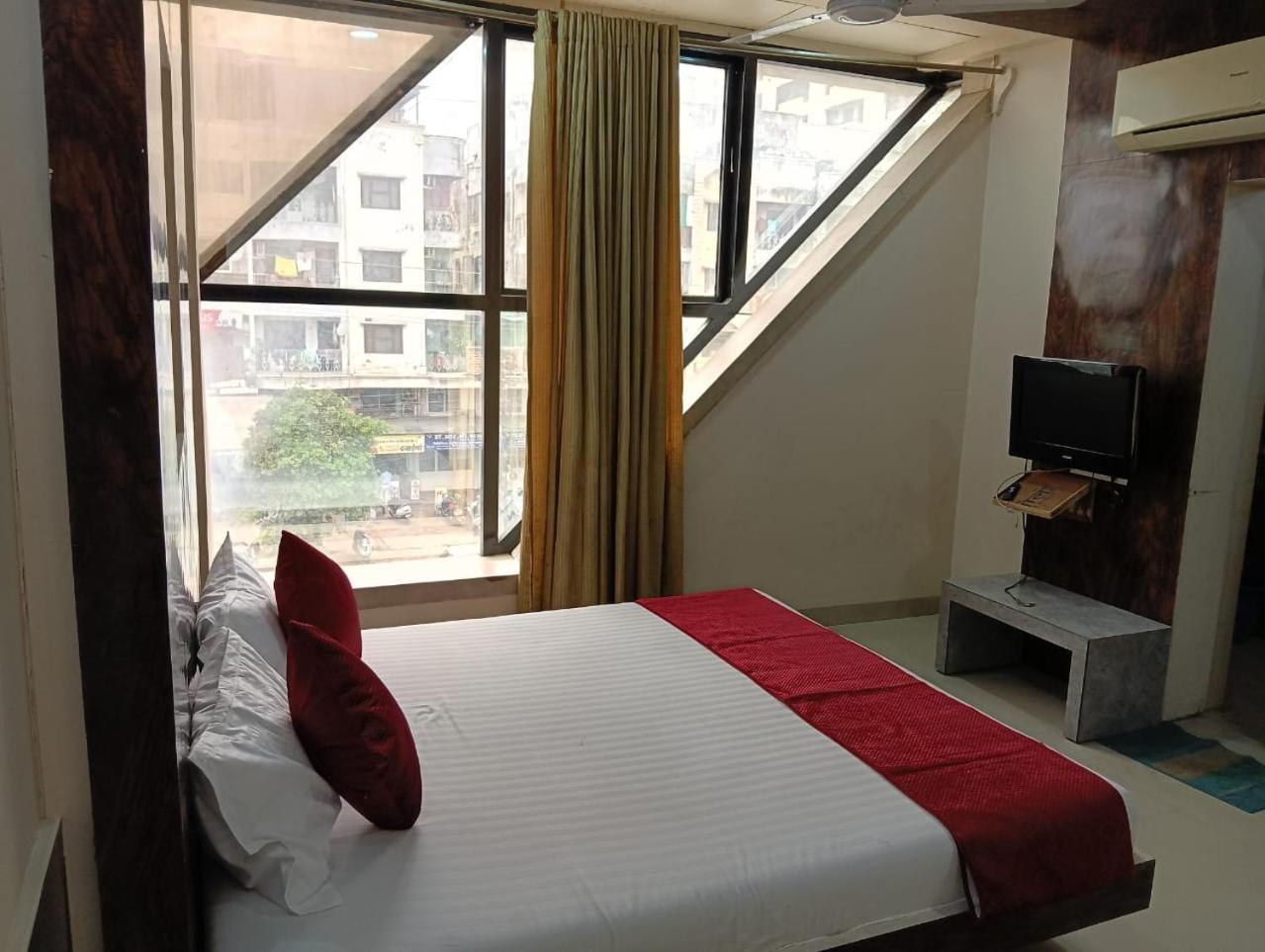 Hotel Tirupati Palace Indore Exterior foto